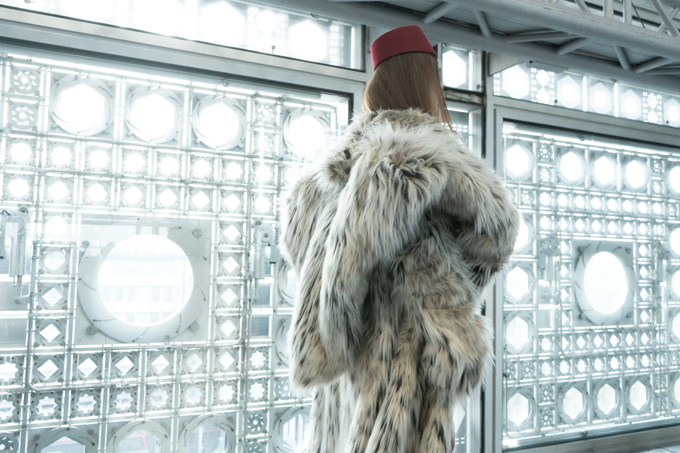 runway, upper body