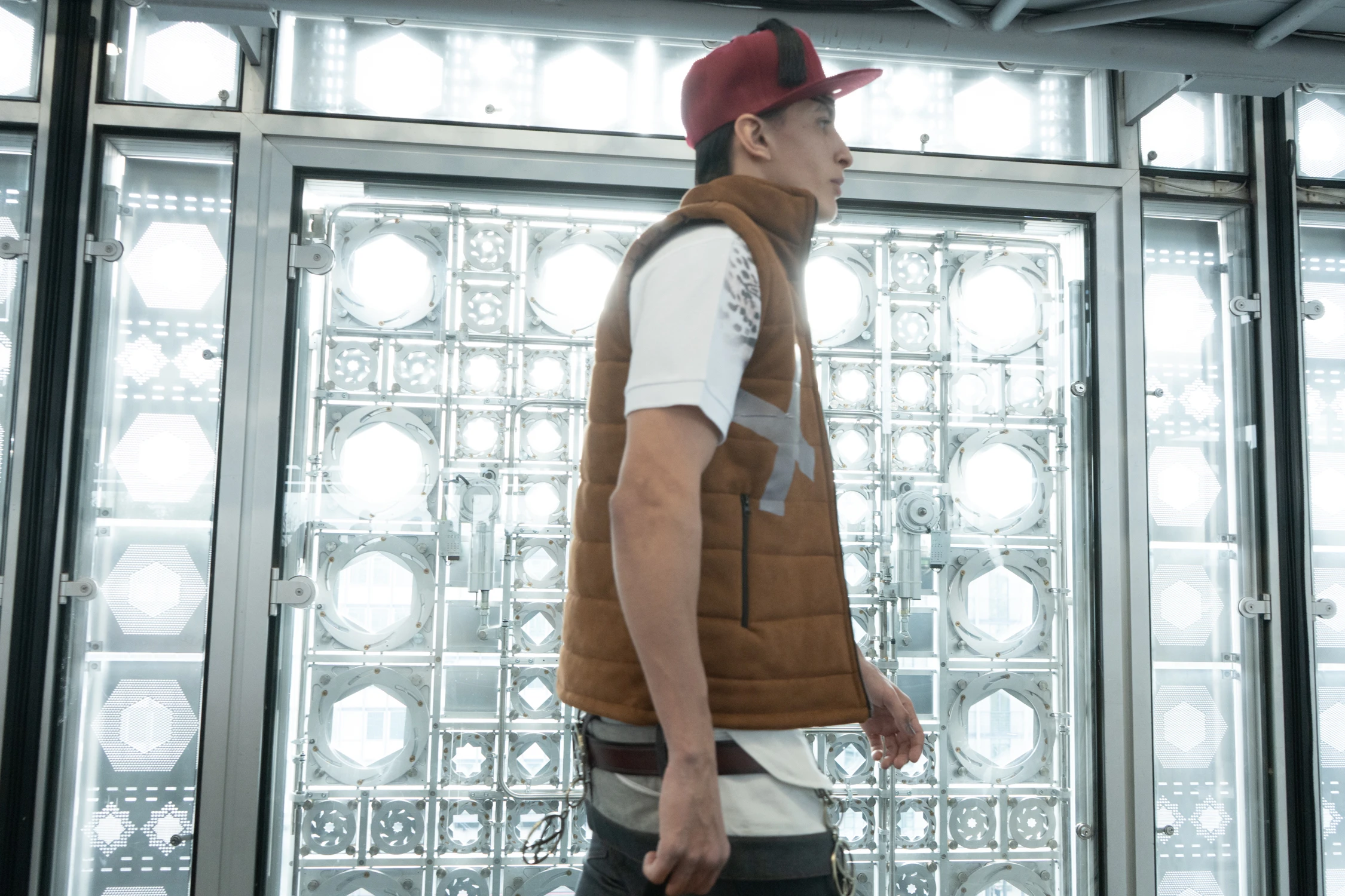 runway, upper body
