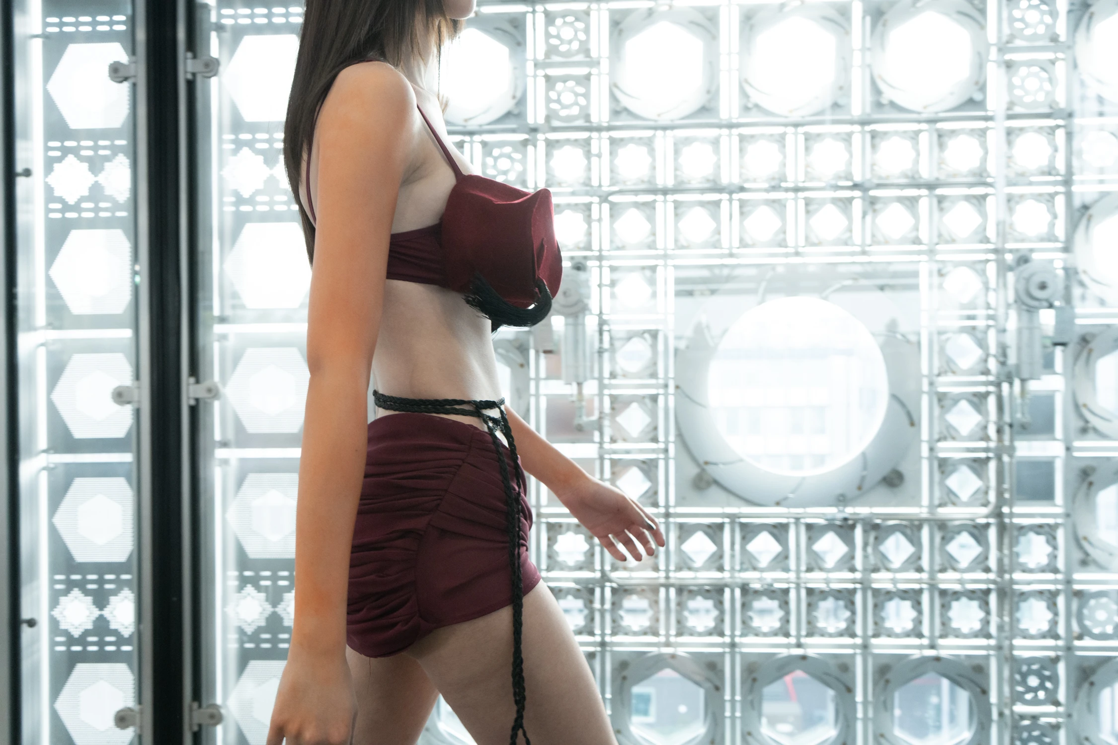 runway, upper body